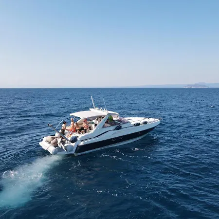 White Eagle Cruises Sithonia Bådhotel *